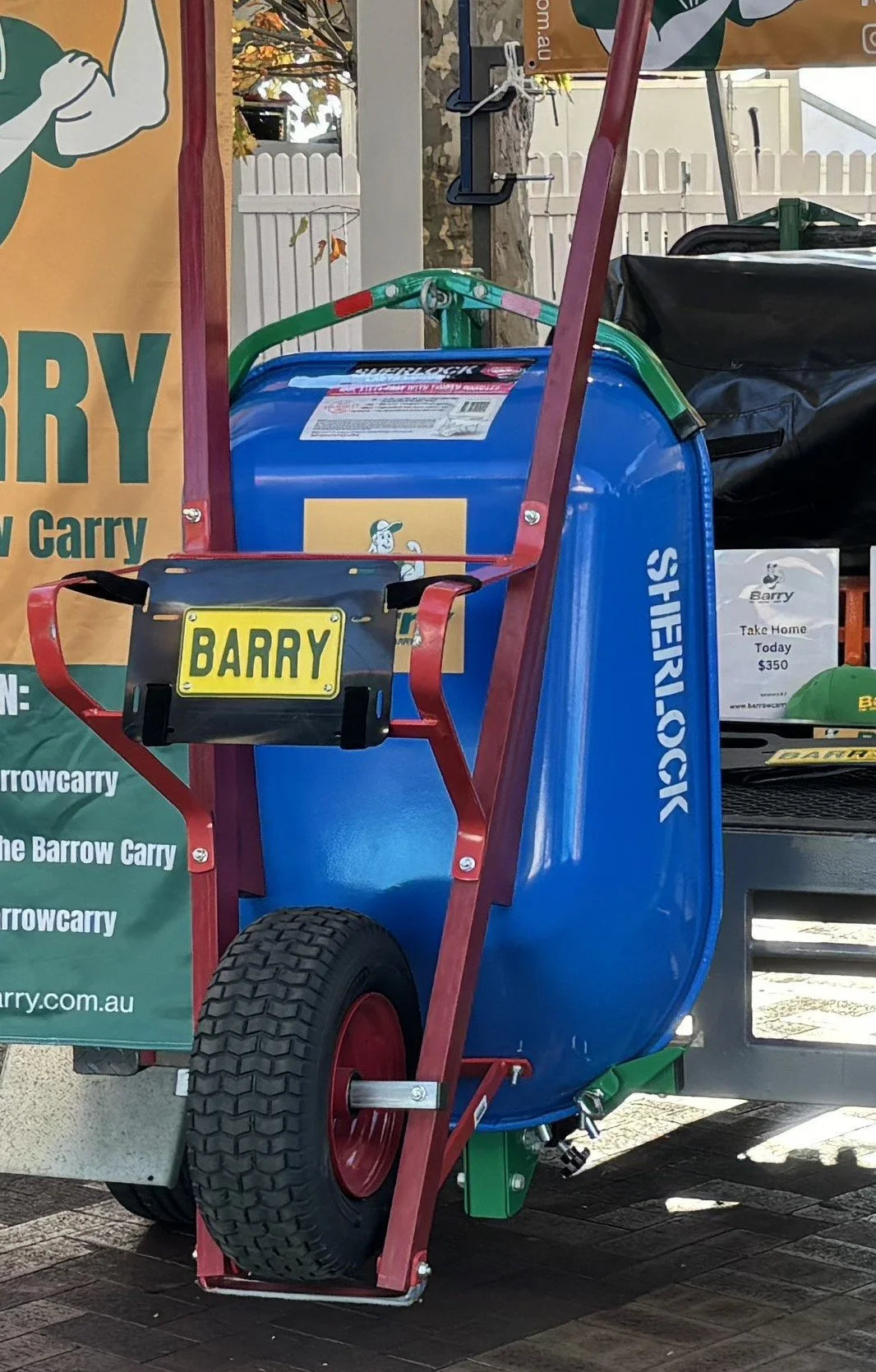 Auxiliary plate holder for Barry wheelbarrow carrier